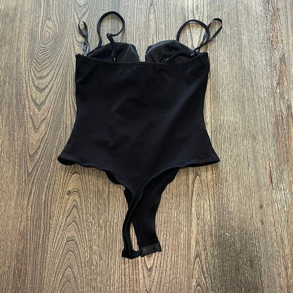 NWOT Guess Los Angeles Black Corset Bodysuit V-Underwire Spaghetti Straps Sz M - Picture 2 of 5